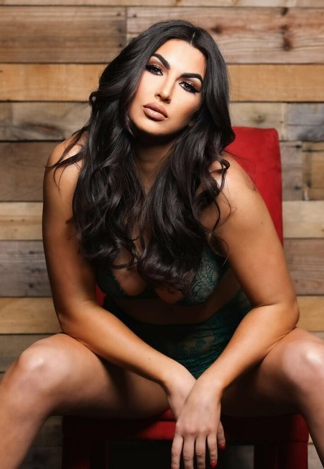 Billie Kay perfect actress img