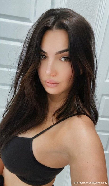 Billie Kay beautiful star img