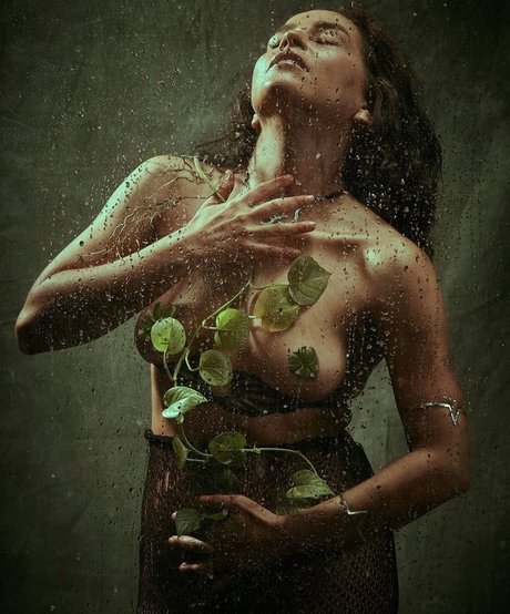 Diana Angel naked model image