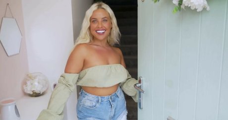 Little Louise star best galleries