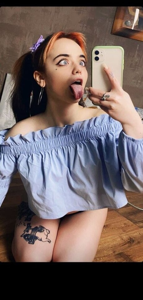 mooanna model top img