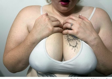 lilblairrosefree star naked photo