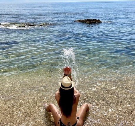 Lara Moreno art star galleries