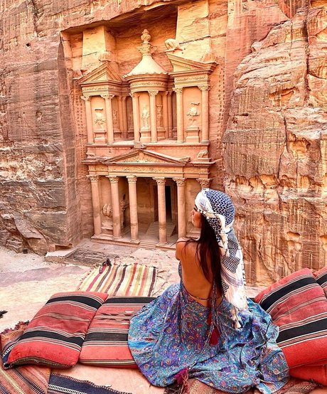 Lara Moreno sexy actress photos