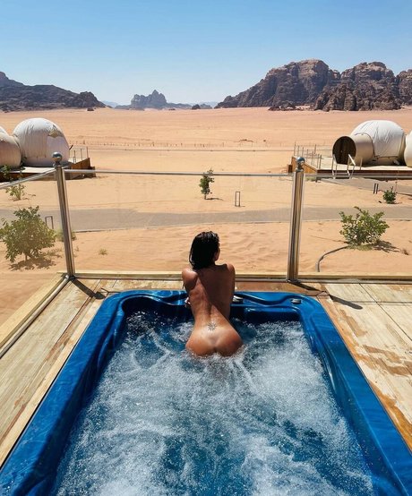 Lara Moreno model art img