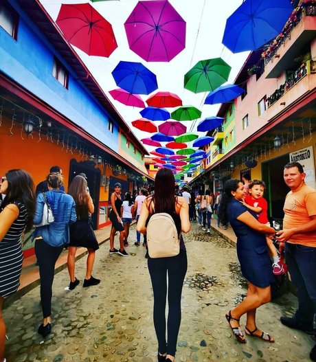 Lara Moreno model adult image