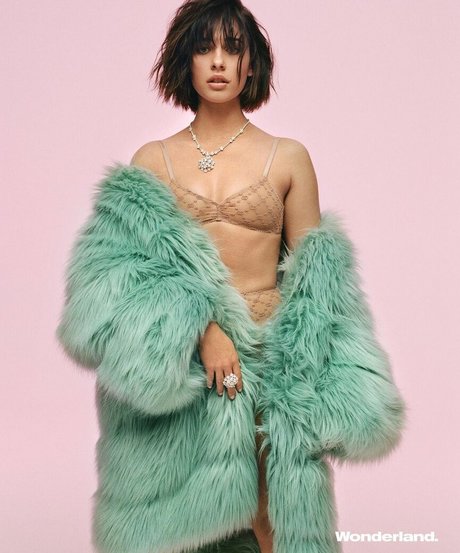 Naomi Scott hd pornstar pictures