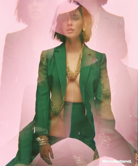 Naomi Scott nice actress pic