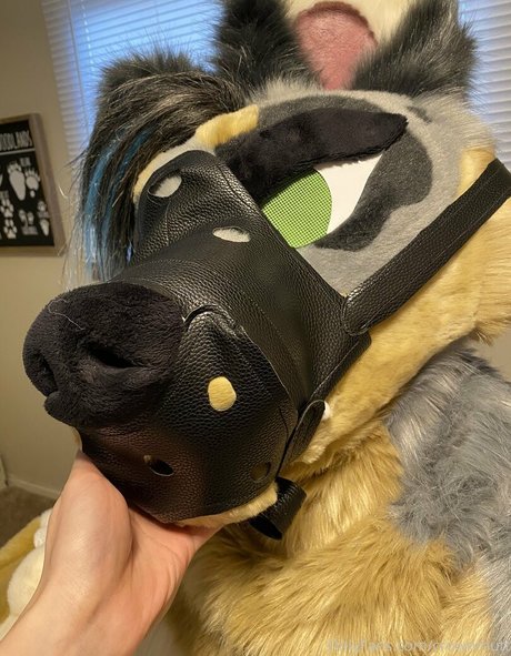 crownmutt erotic actress pic