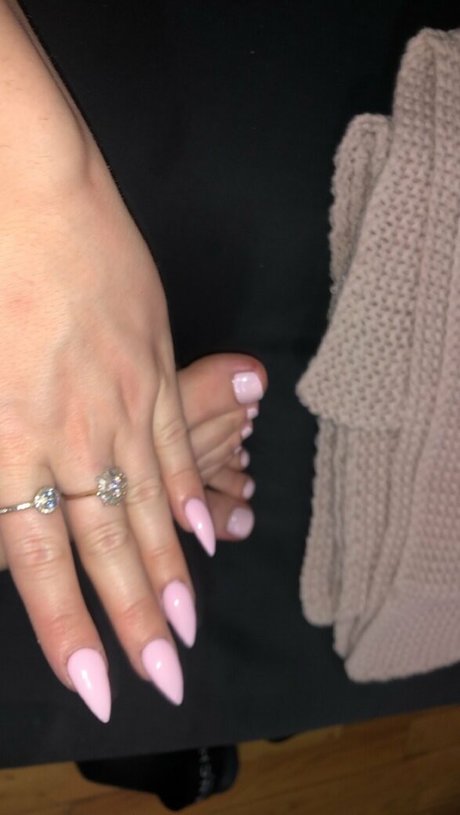 misstinyangel model sexy image