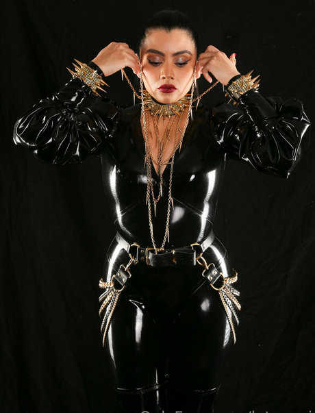 therubberbabe nudes model pics