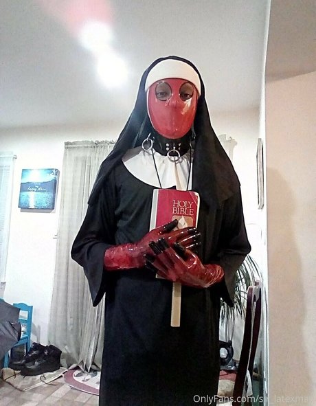 sir latexman nude actress pictures