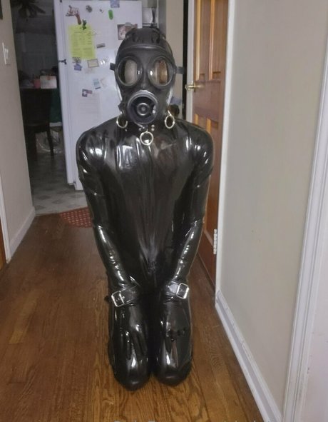 sir latexman model sexy pic