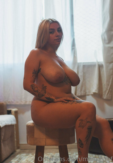 mwndstef nude actress pics