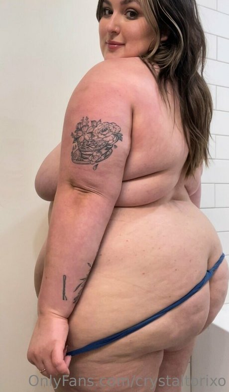 crystaltorixo model naked image