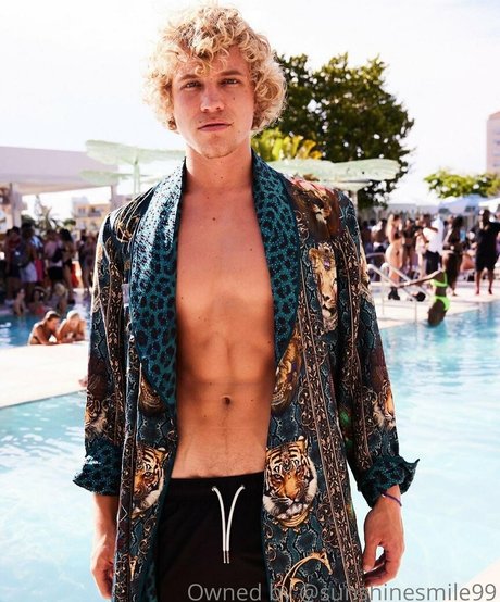 sunshynefree model photo