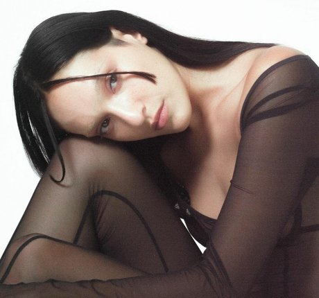 sadsamo nudes model photo