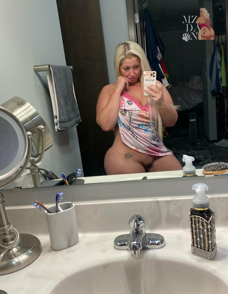 mzdanibadgirl model adult photos