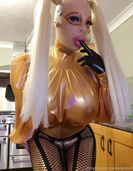 evelyndoll beautiful pornstar photos