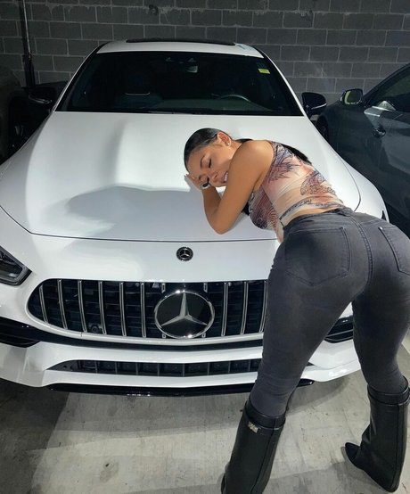 Mariah The Scientist xxx model picture