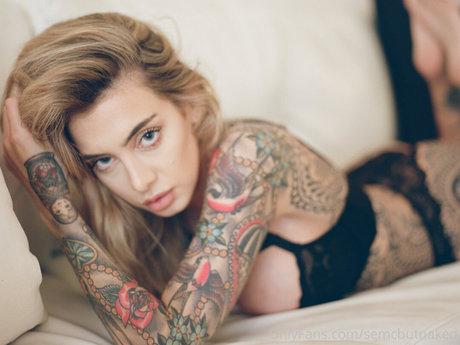 semcbutnaked star naked galleries