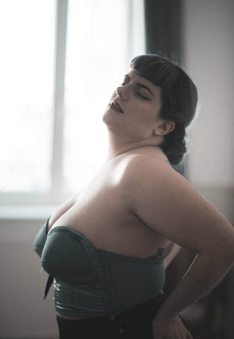 madame cherie hd actress img