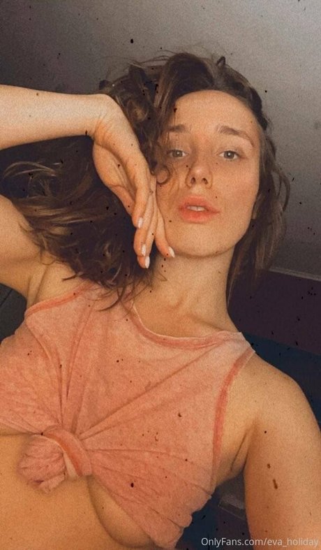 skinny brunette onlyfans top pictures