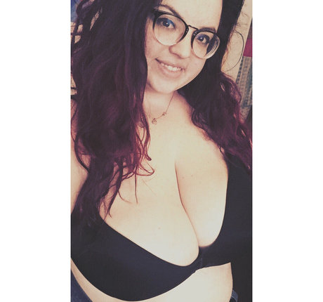 ahitsnatalie model nude photos