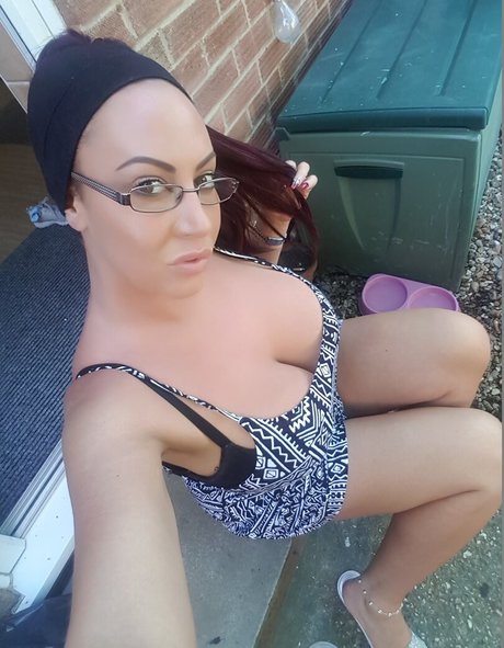 sexyemmabutt model nudes archive
