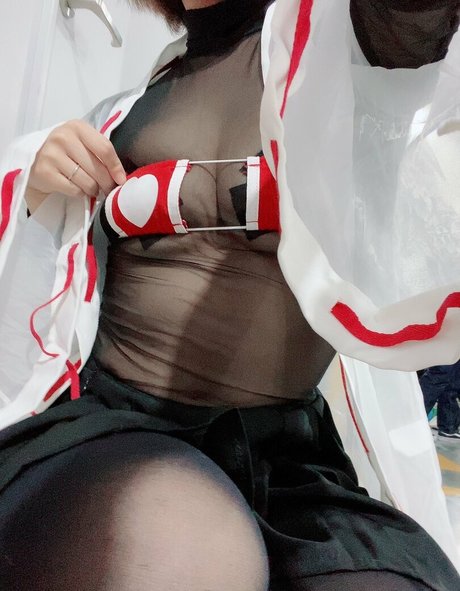 Minori Natsume pornstar adult picture