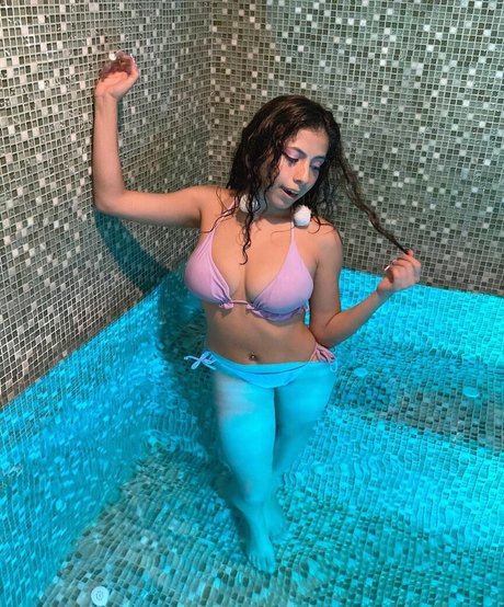 Pao Reyes model nude images