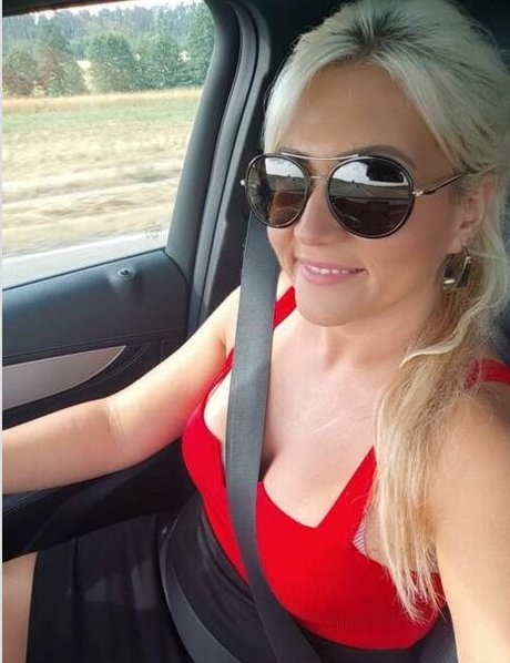 Tatjana Young beautiful actress img