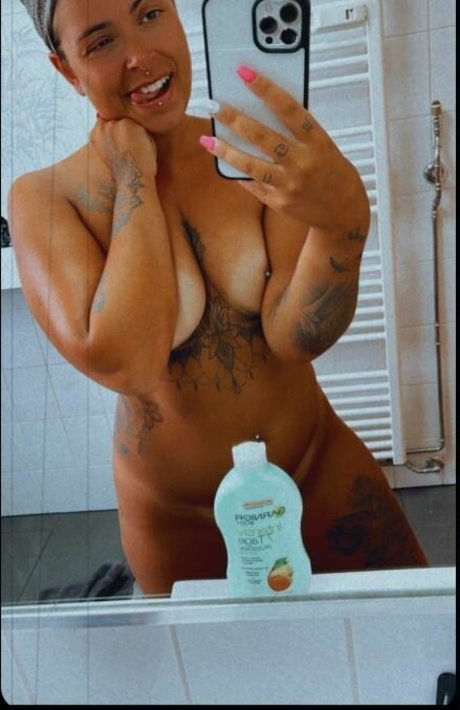 Mandygriffen model xxx images