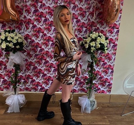 Lolateen18 erotic model galleries