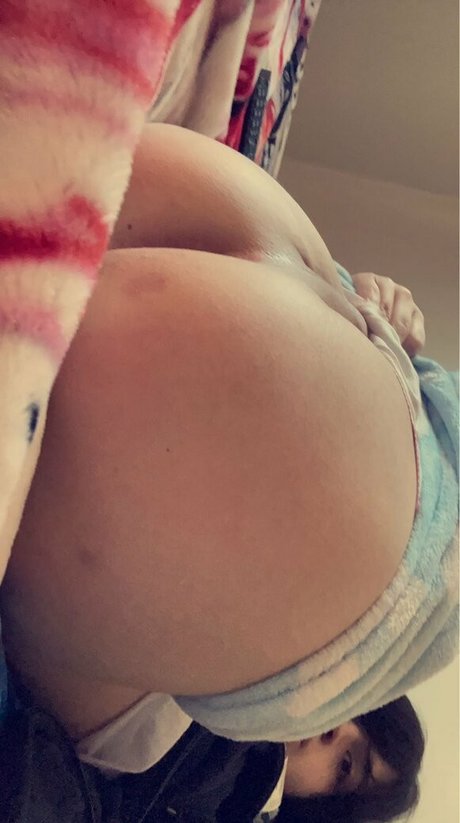 Pawschu nude model pictures