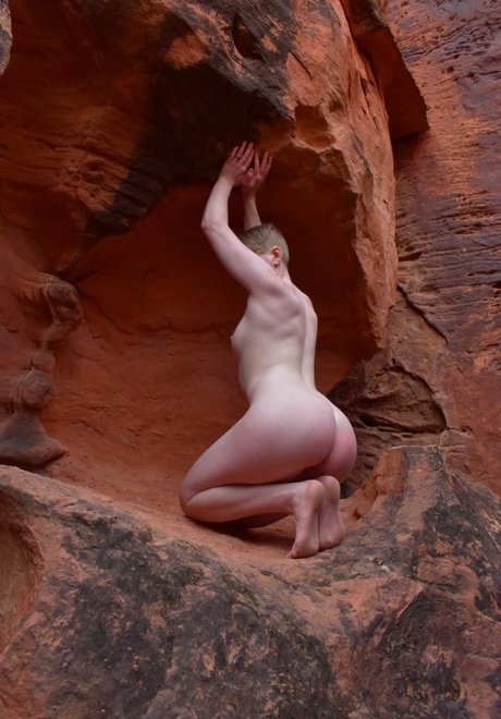 Peachy Peaks pornstar top images