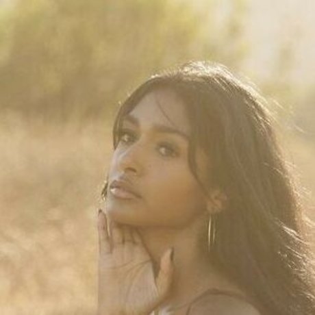 Kaaviya Sambasivam sexy actress archive