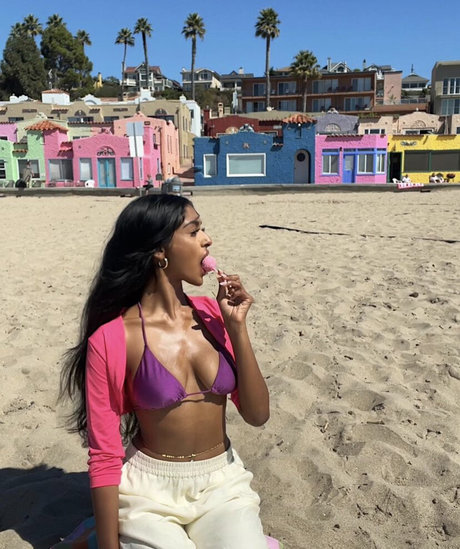 Kaaviya Sambasivam exclusive model image