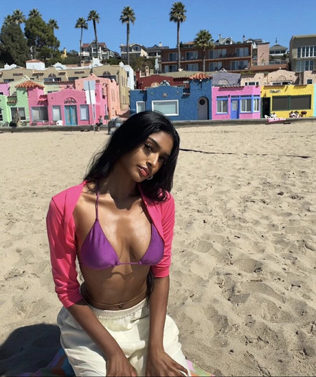 Kaaviya Sambasivam naked actress photos