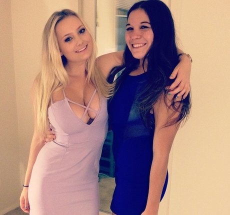 itssbriibitchh hd model img