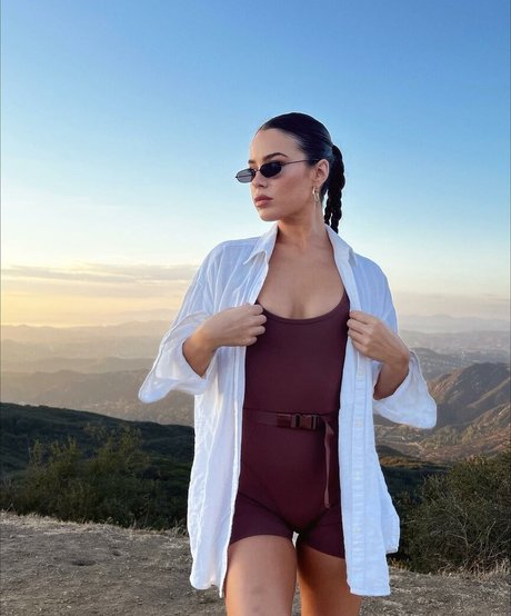 Tessa Brook erotic pornstar photo