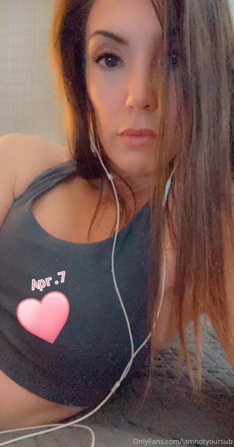 iamnotyoursub naked model pic