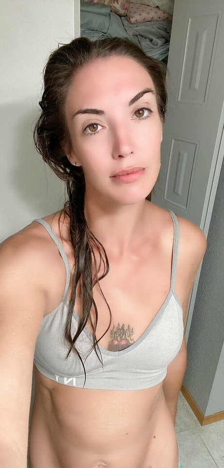 latina babe onlyfans top images