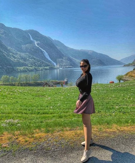 Gulia pornstar art img