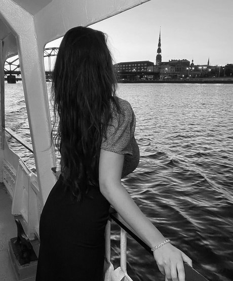 Gulia sexy actress img