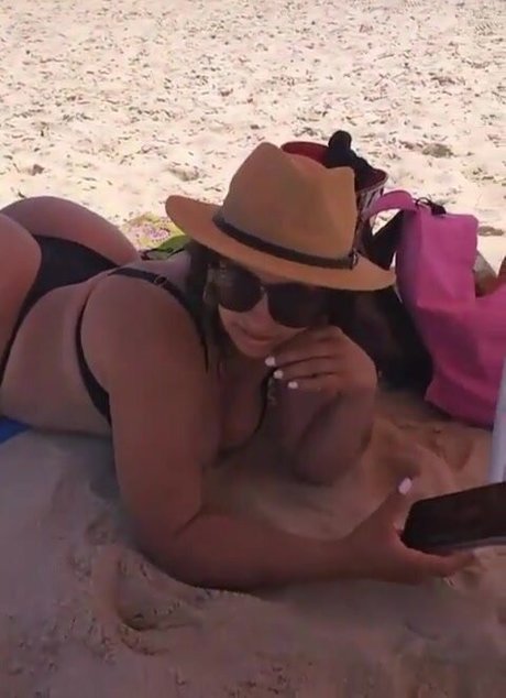 Aline Barreto star hot photo