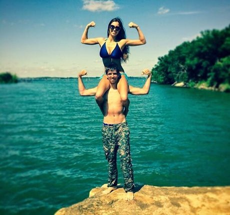 Amanda Thompson hot star img