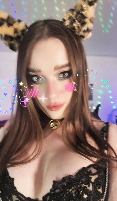 Annie May May exclusive model images