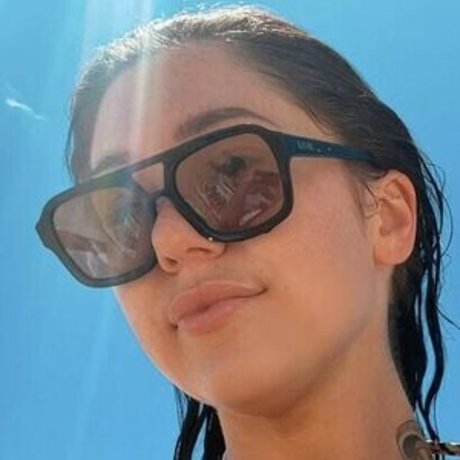 Youcancallmewenny art model archive