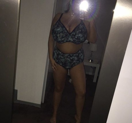 Darci Ormiston sexy model images